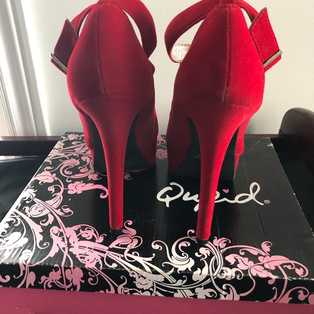 Red Heels - Picture 3 of 8